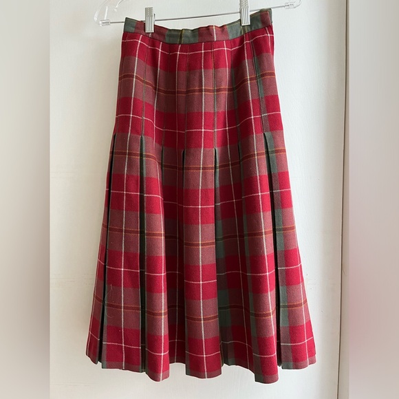 Pure new wool mid length pleated skirt - Picture 1 of 6